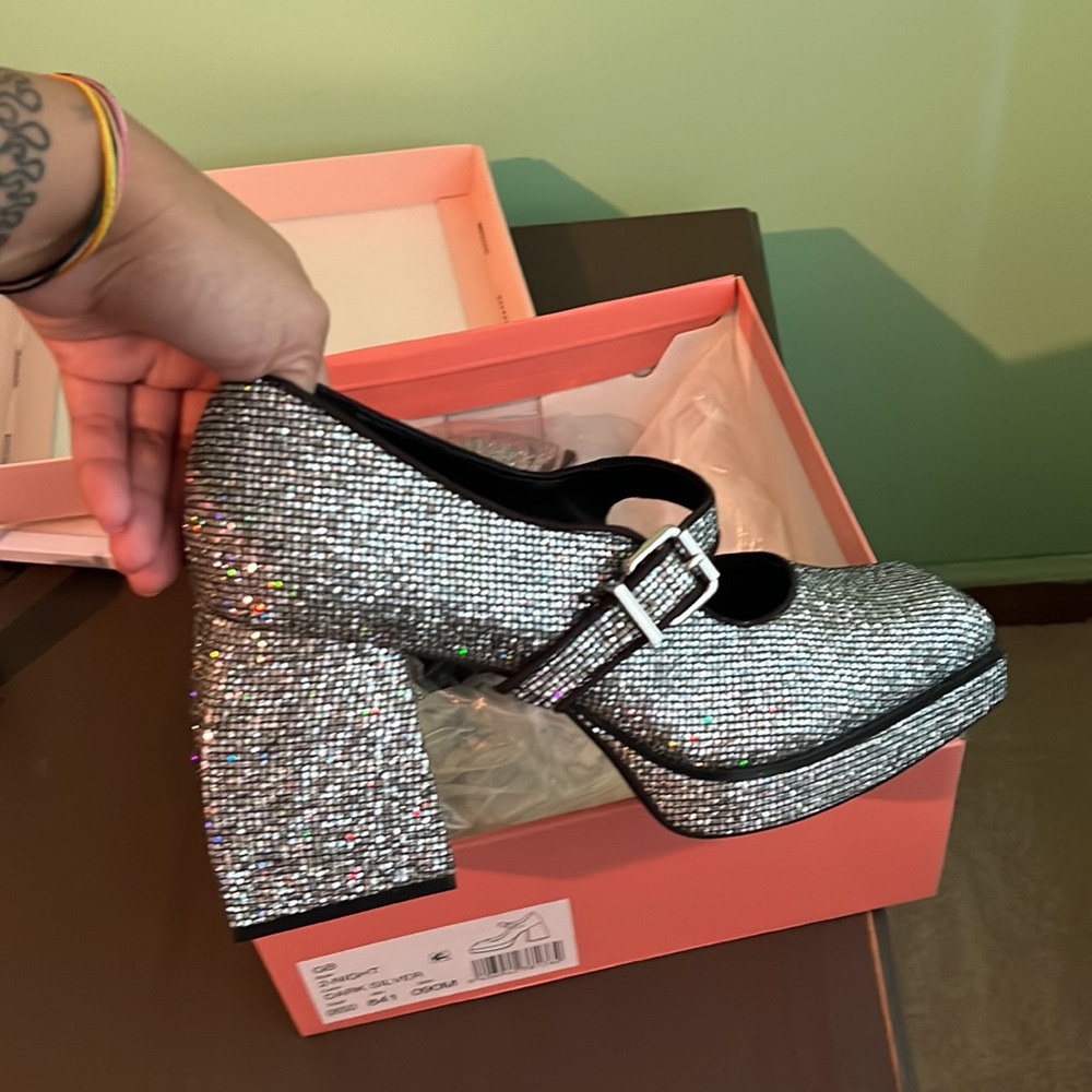 GB Mary Jane platform heels